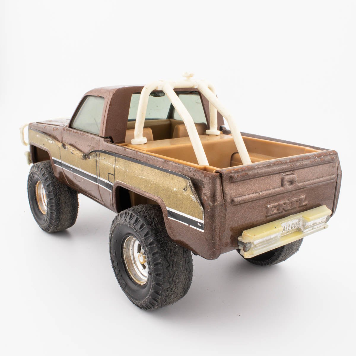 1987 Vintage ERTL 1/25 Pressed Steel Fall Guy GMC Pickup Truck Colt Seavers