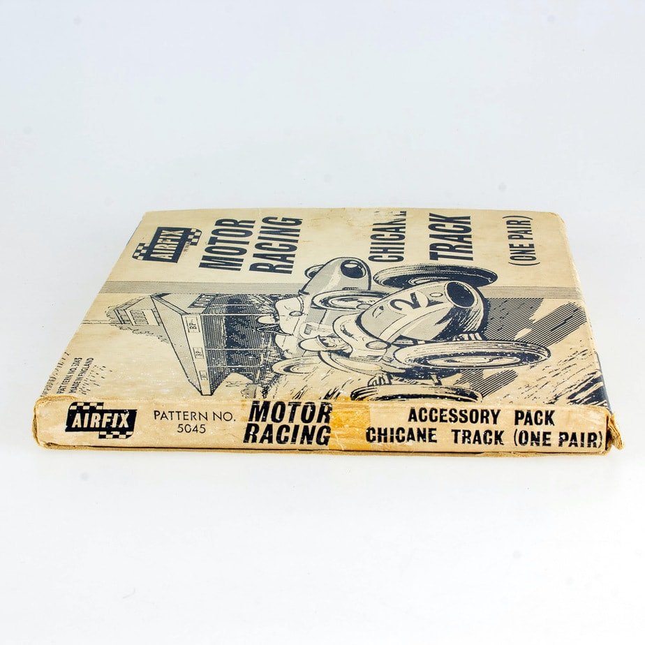 Airfix 5045 Chicane Motor Racing Track 1/32 Scale