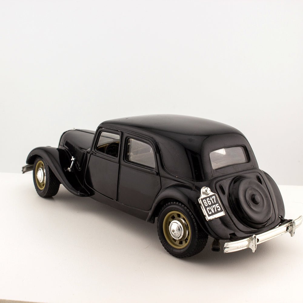 Bburago Citroen T.A. 15 CV, 1:24 Scale Diecast Good but Missing Headlights