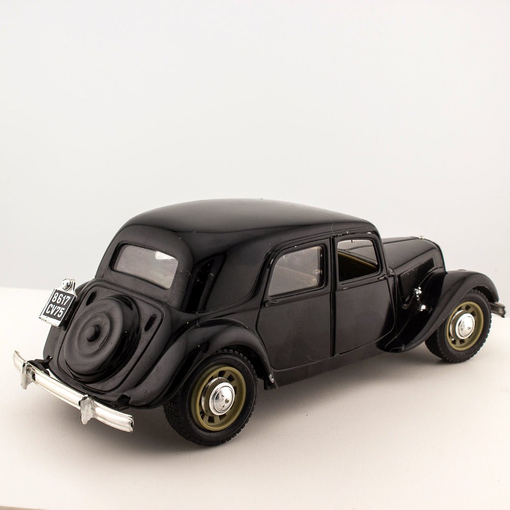 Bburago Citroen T.A. 15 CV, 1:24 Scale Diecast Good but Missing Headlights