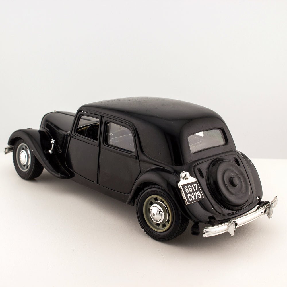 Bburago Citroen T.A. 15 CV, 1:24 Scale Diecast Very Good but Missing Headlights