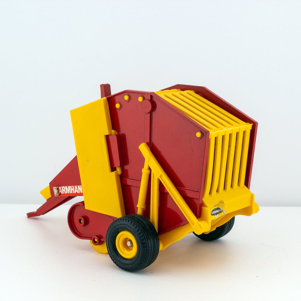 Britains 9552 Round Baler, 1:32 Scale Farm Implement, Near Mint Condition