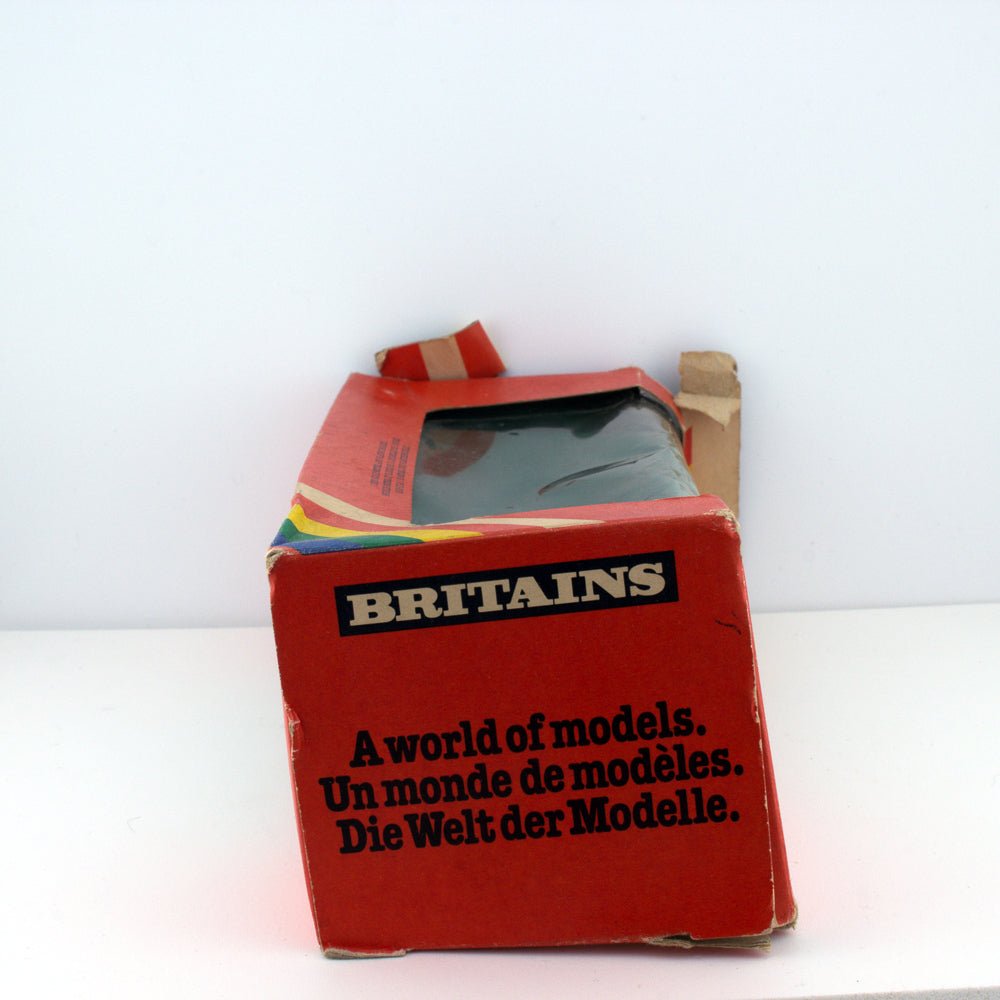 Britains 9558 8 - Wheeled Trailer, 1:32 Scale Farm Trailer in Near Mint Condition