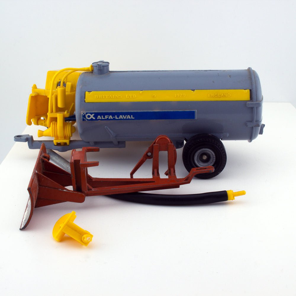 Britains Muledozer Baler& Tanker 1:32 Scale Farm Implements for Spares or Repair