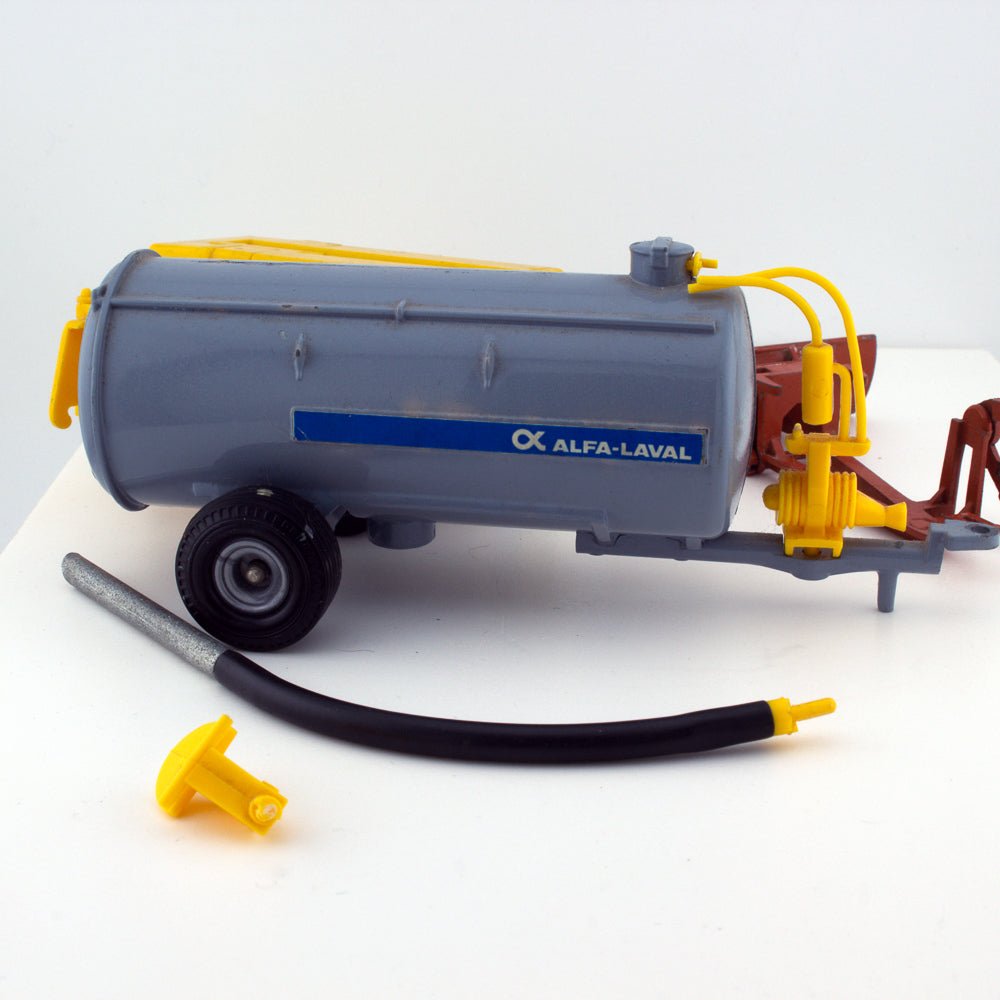 Britains Muledozer Baler& Tanker 1:32 Scale Farm Implements for Spares or Repair