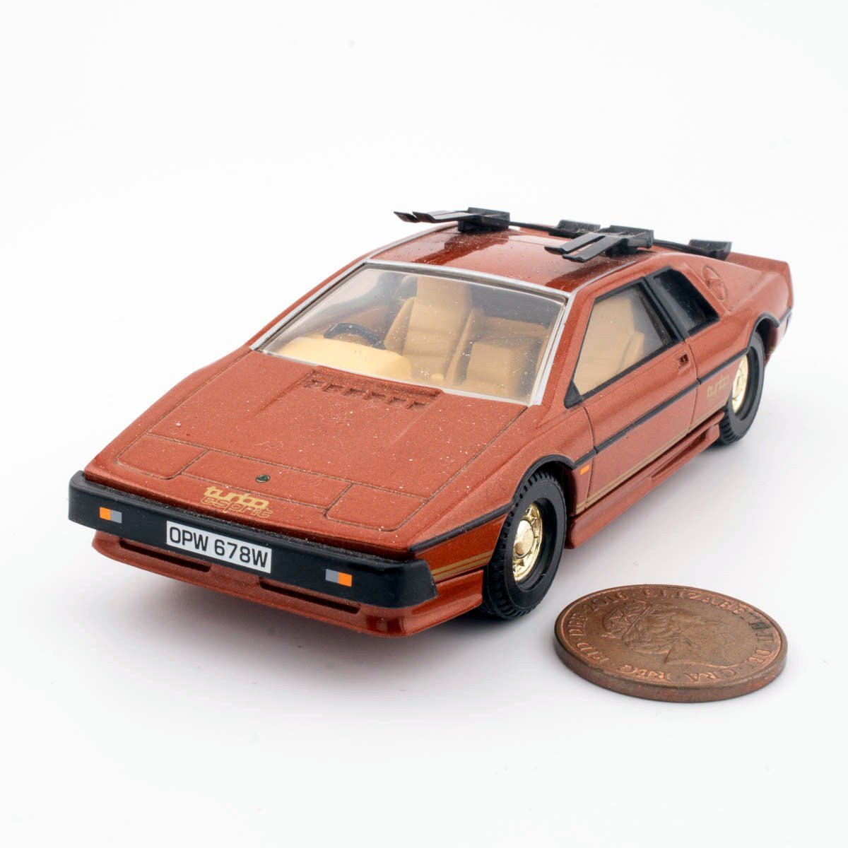 Corgi 04701 James Bond LOTUS ESPRIT TURBO, Excellent Condition Diecast Vehicle - DT Collectable Toys
