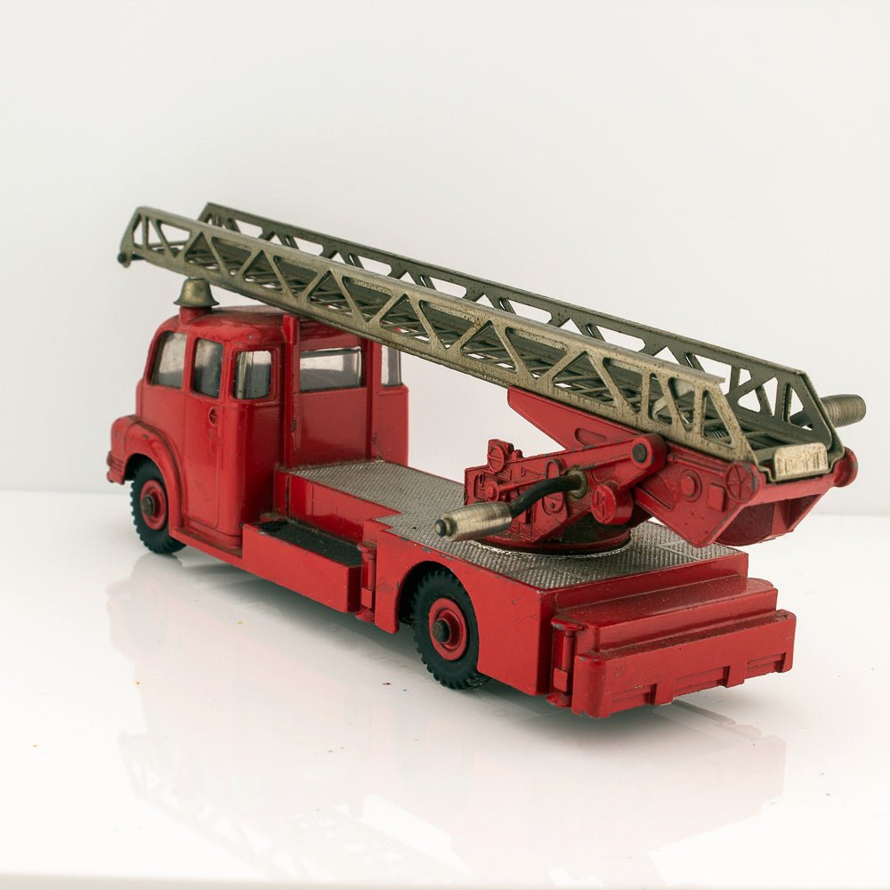 Dinky Supertoys 956 Bedford Turntable Fire Escape Excellent Diecast Model