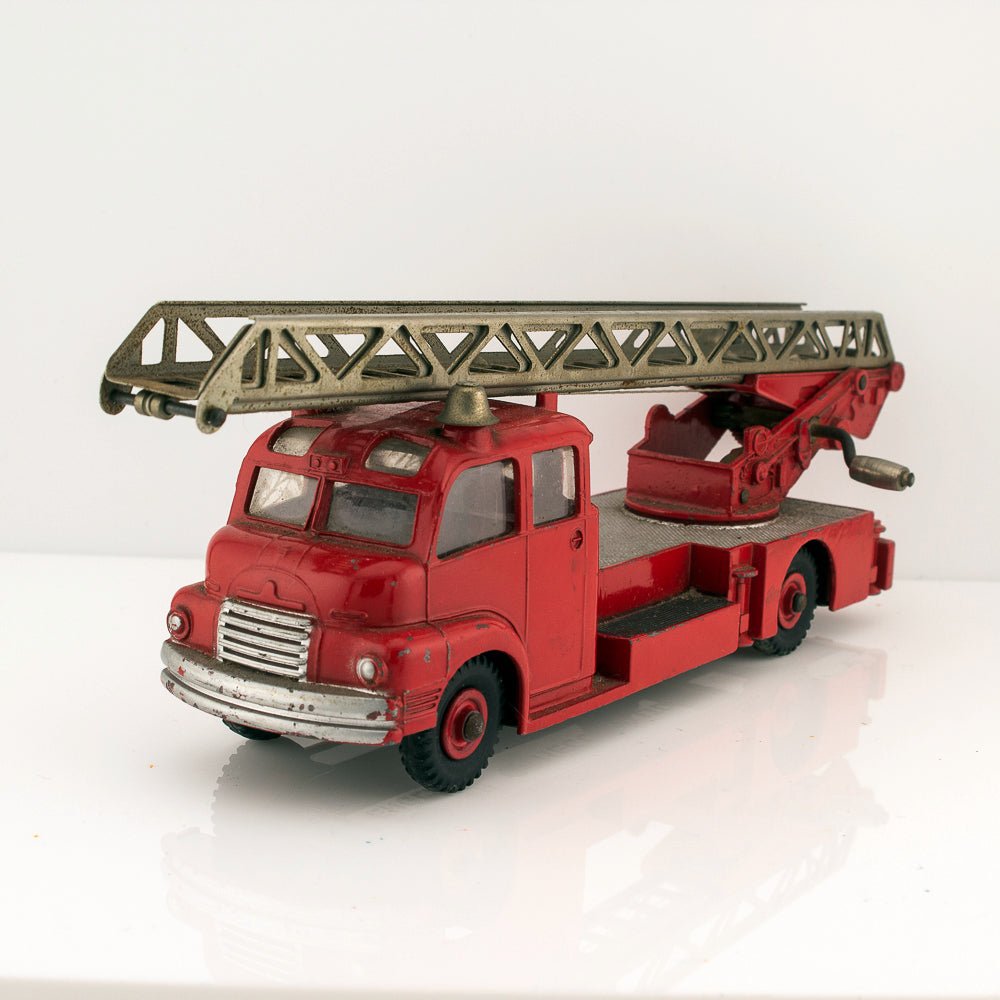 Dinky Supertoys 956 Bedford Turntable Fire Escape Excellent Diecast Model