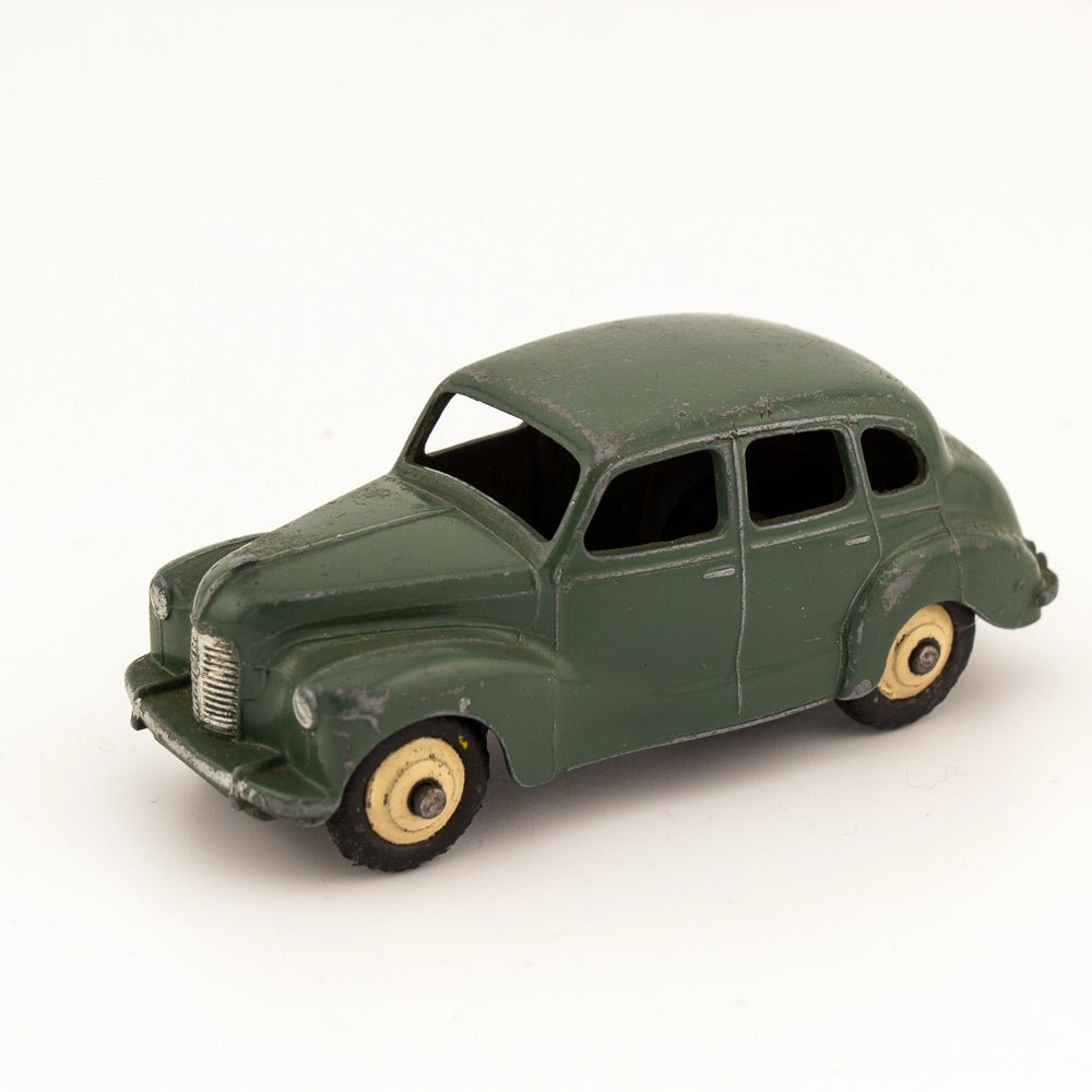Dinky Toys 152 Austin Devon Saloon Green with Cream Hubs Excellent Diecast Model