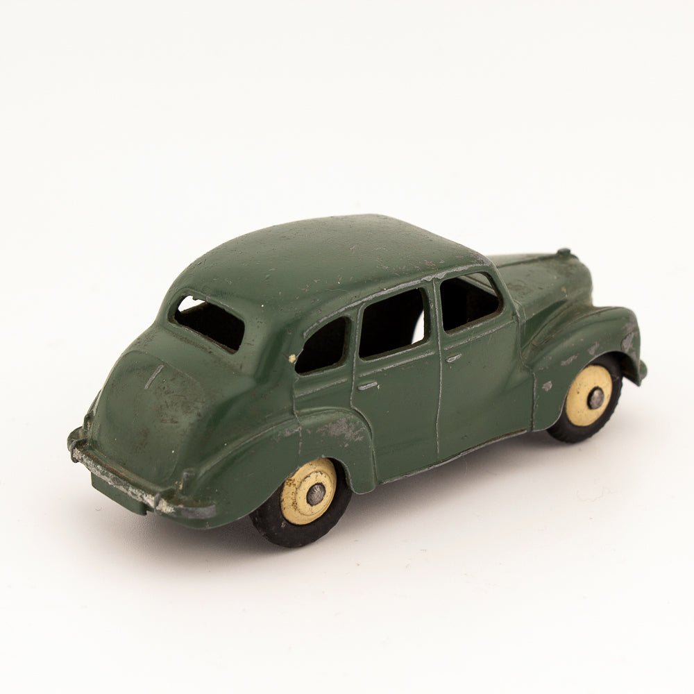 Dinky Toys 152 Austin Devon Saloon Green with Cream Hubs Excellent Diecast Model