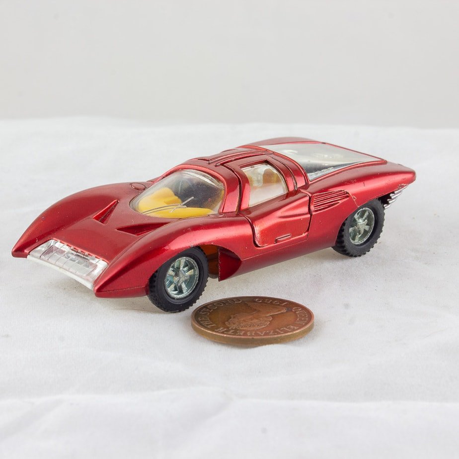 Dinky Toys 220 Ferrari P5 Sports Car