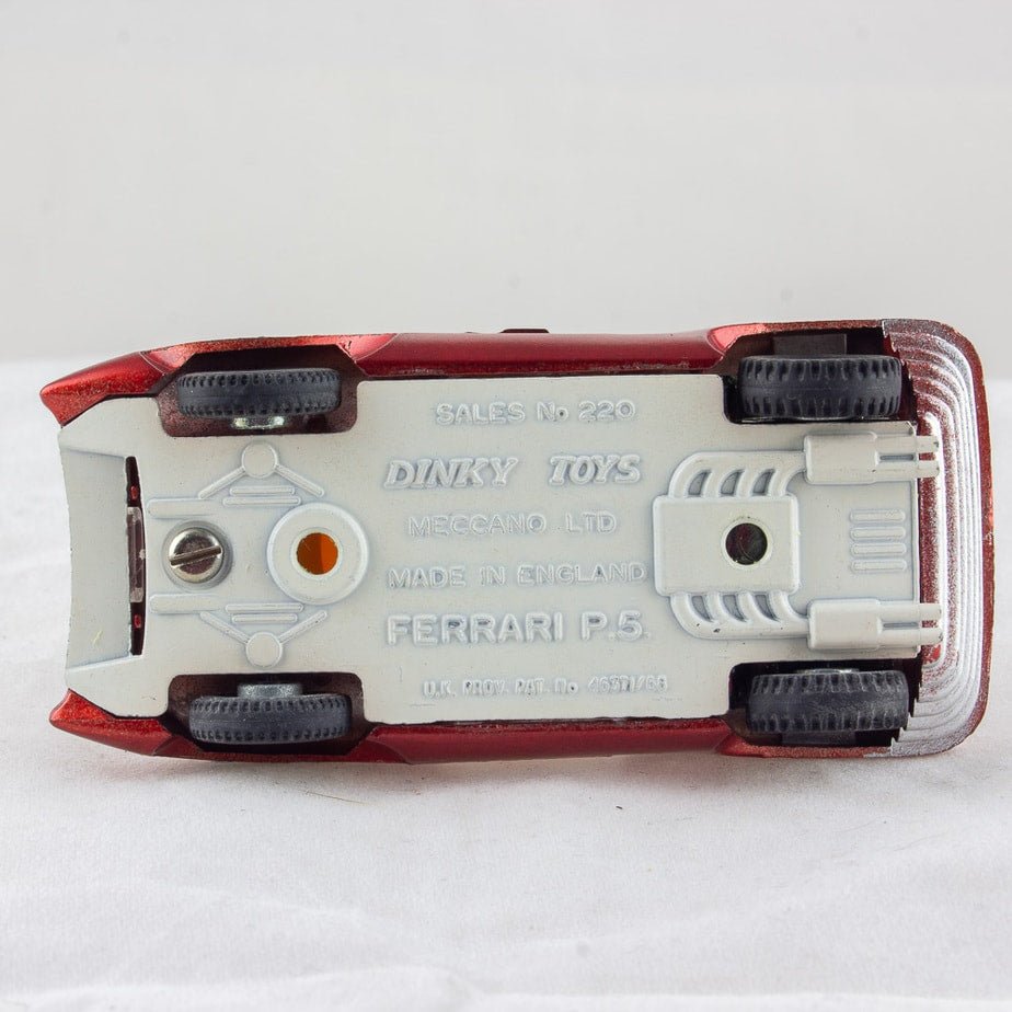 Dinky Toys 220 Ferrari P5 Sports Car