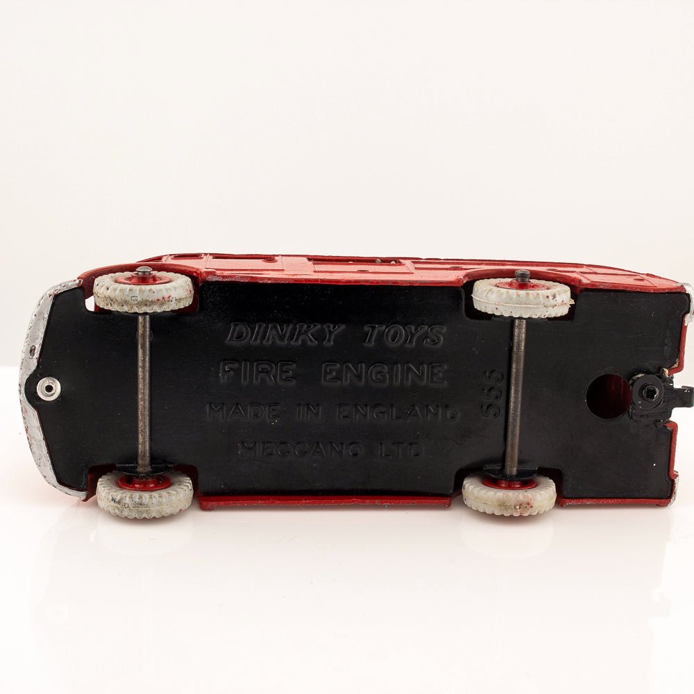 Dinky Toys 555 Fire Engine In Excellent Repainted/Restored Condition