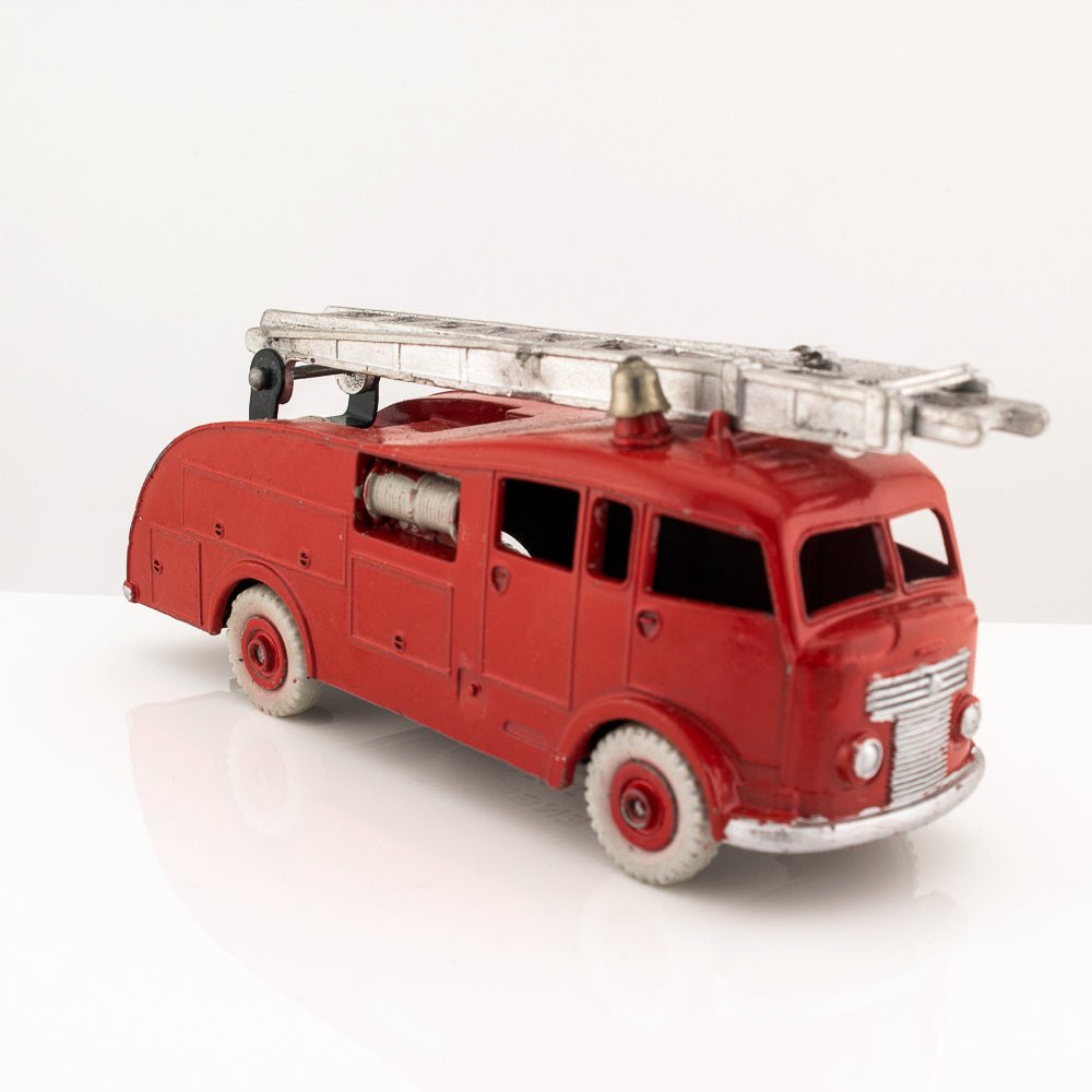 Dinky Toys 555 Fire Engine In Excellent Repainted/Restored Condition