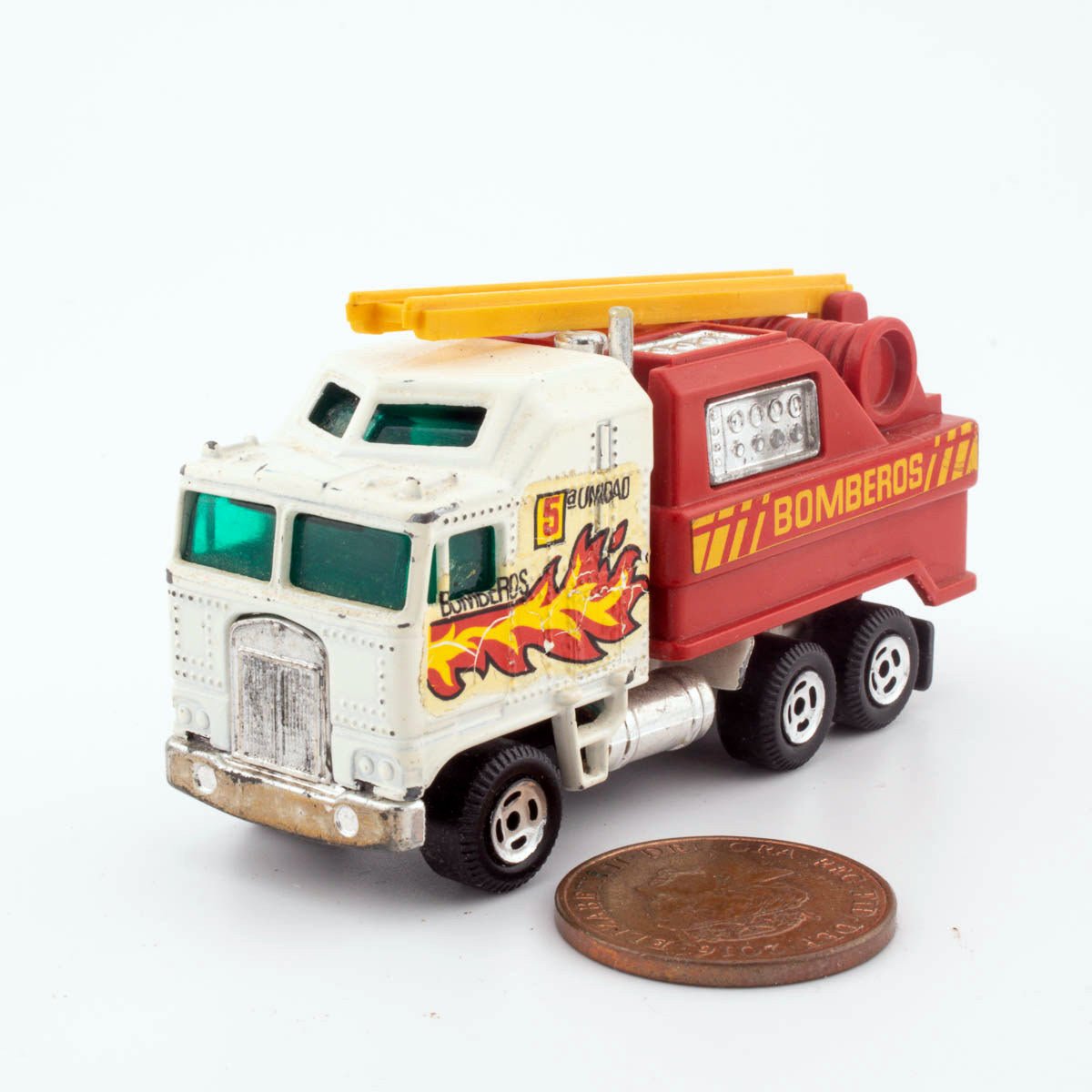 Guisval 1984 Kenworth K100 No.72 FIRE SERVICE Excellent 1/64th Scale Diecast Model - DT Collectable Toys
