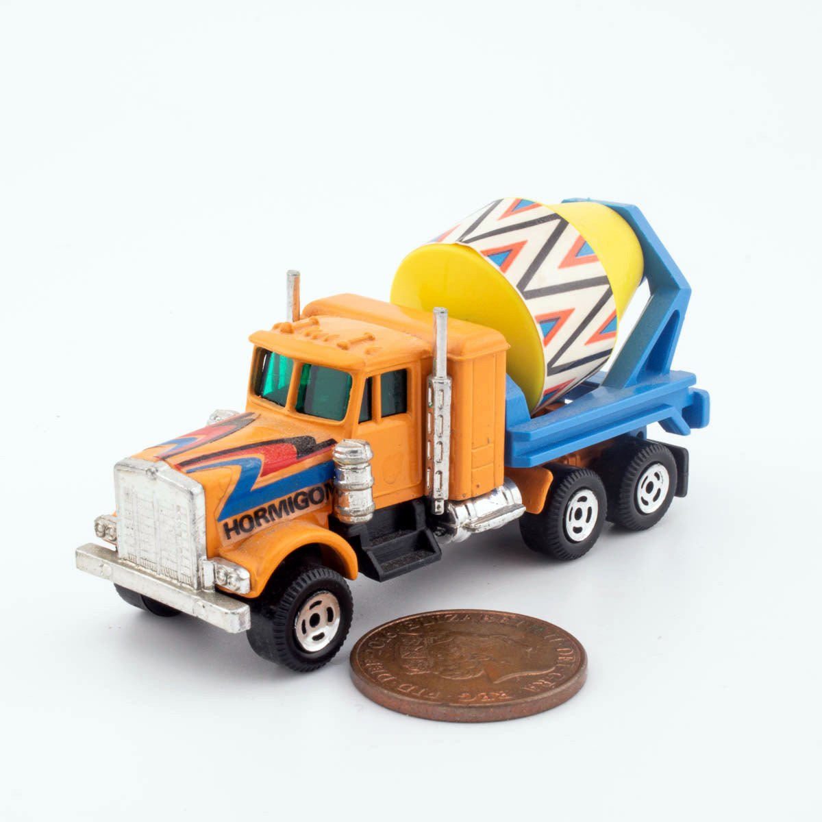 Guisval 1984 Kenworth W900 No.74 CEMENT TRUCK MIB 1/64th Scale Diecast Model - DT Collectable Toys
