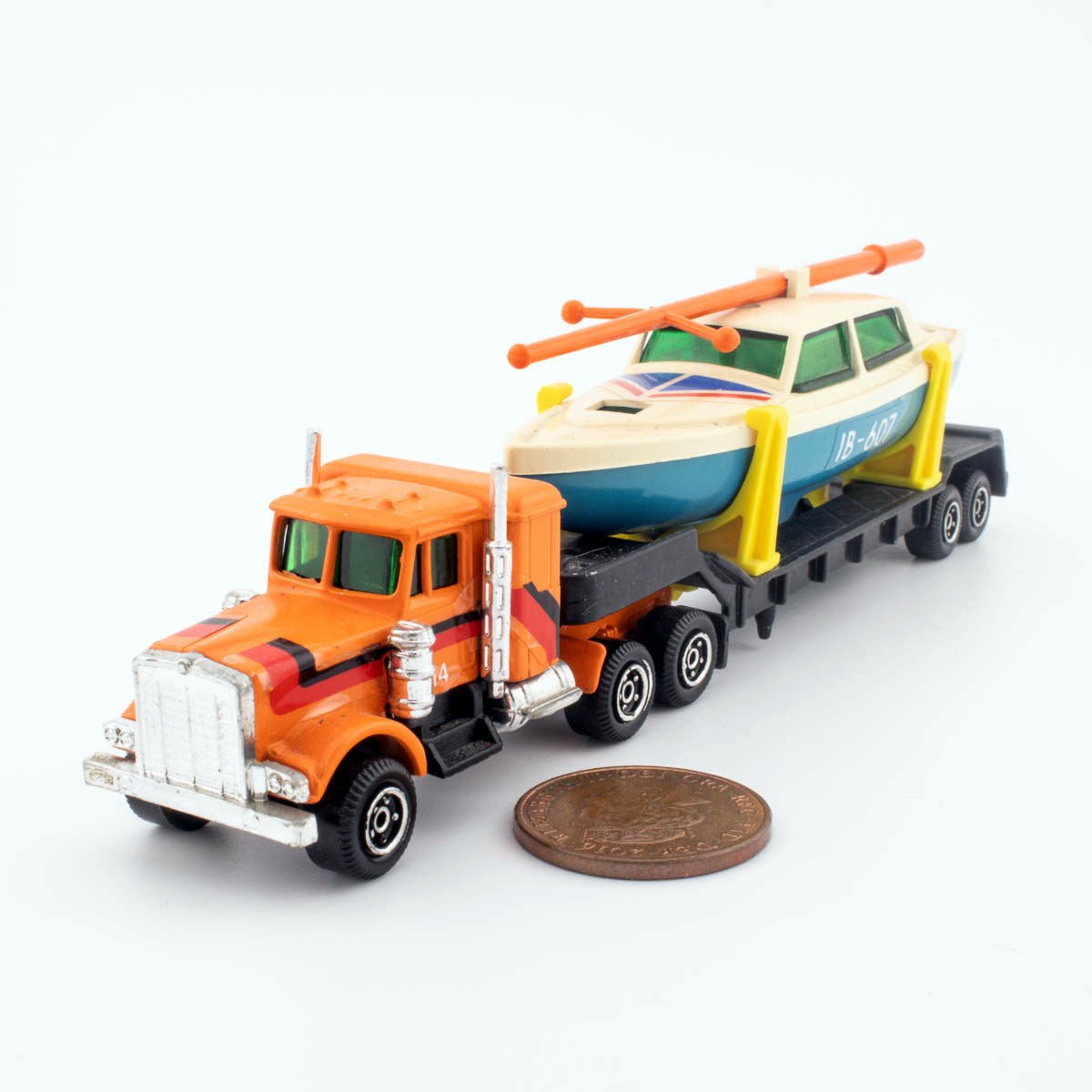 Guisval 1986 Kenworth W900 No.07012 BOAT TRANSPORT 1/64th Scale Diecast Model - DT Collectable Toys