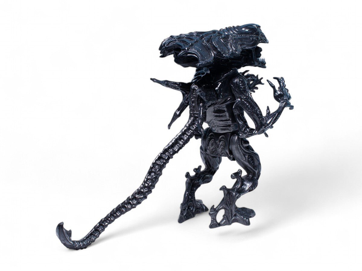 Kenner Aliens 1992 Alien Queen with Deadly Chest Hatchling Excellent Action Figure