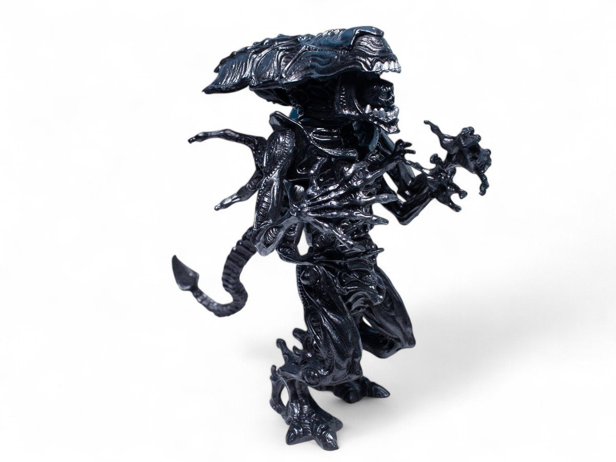 Kenner Aliens 1992 Alien Queen with Deadly Chest Hatchling Excellent Action Figure