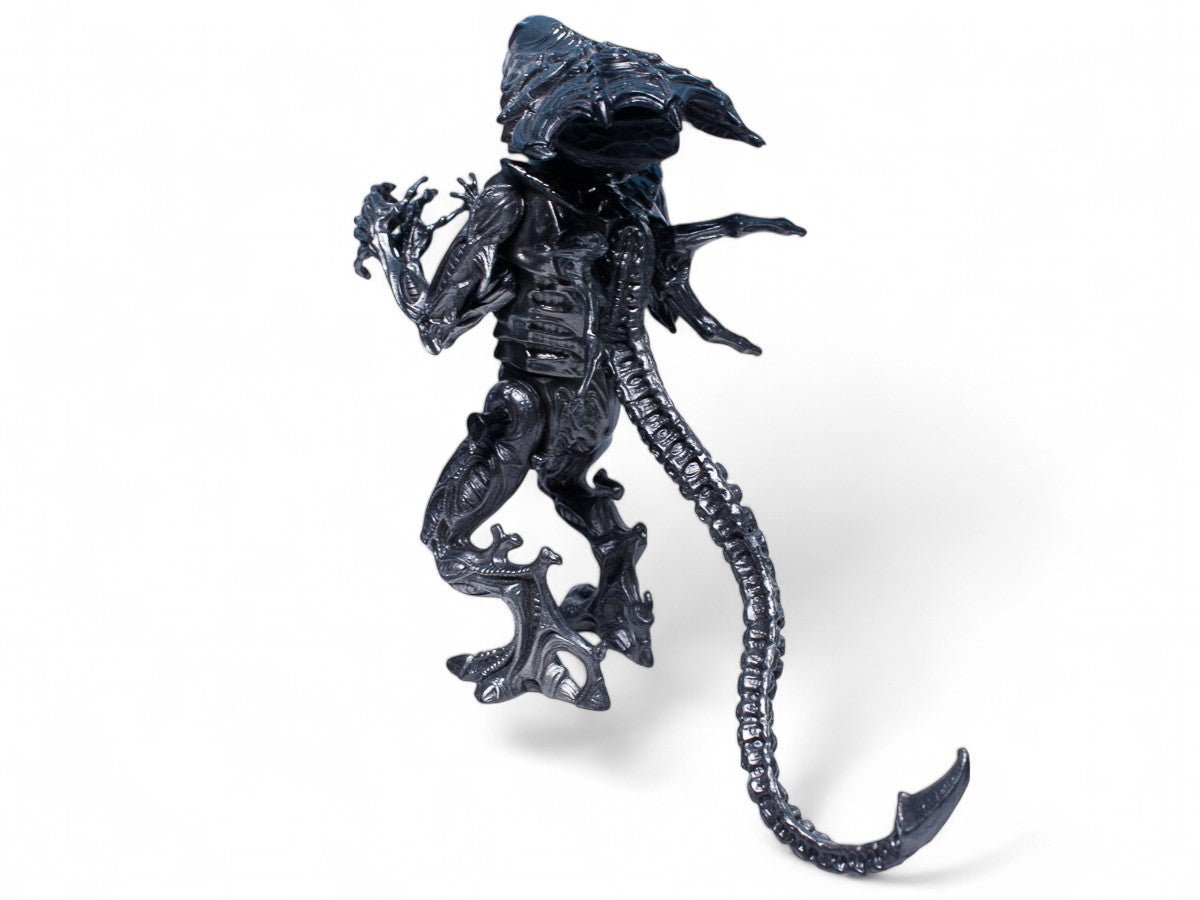 Kenner Aliens 1992 Alien Queen with Deadly Chest Hatchling Excellent Action Figure
