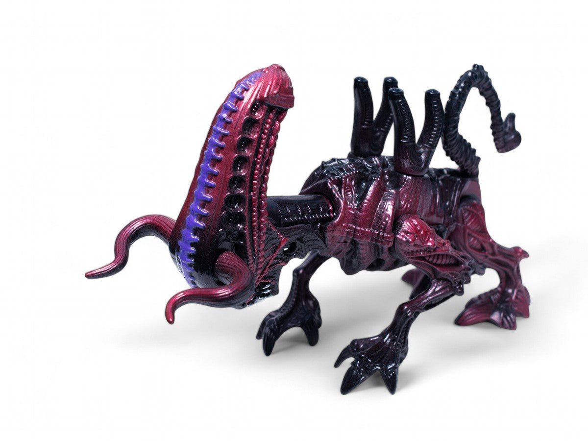 Kenner Aliens 1992 Bull Alien with Face Hugger Near Mint Complete Action Figure