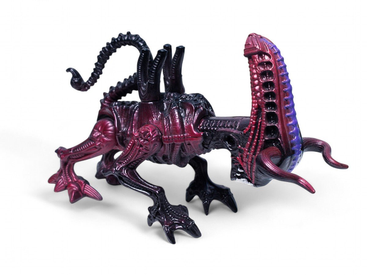 Kenner Aliens 1992 Bull Alien with Face Hugger Near Mint Complete Action Figure