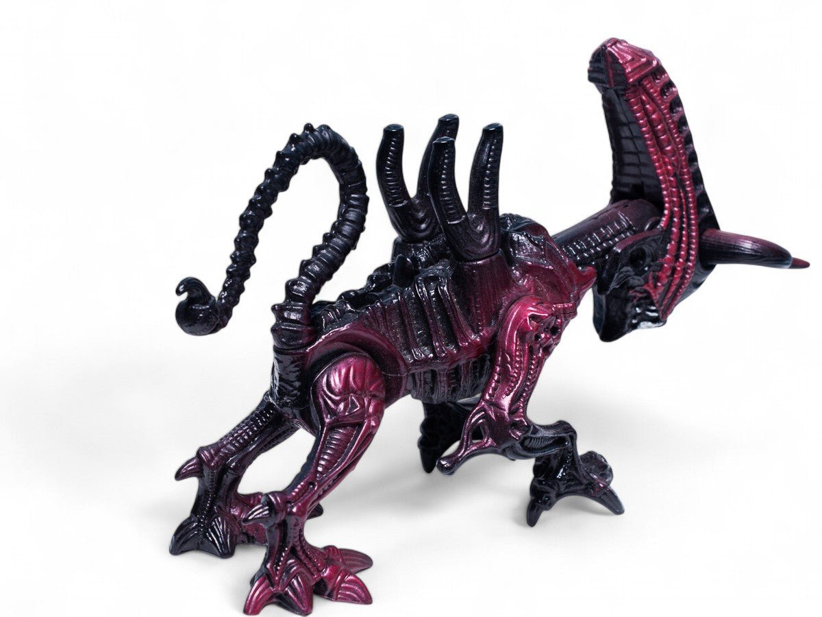 Kenner Aliens 1992 Bull Alien with Face Hugger Near Mint Complete Action Figure