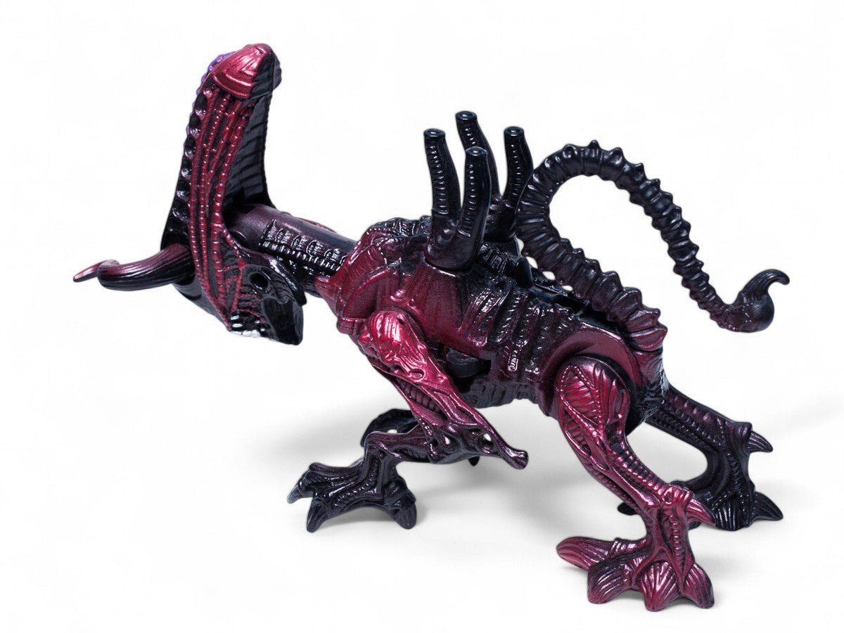 Kenner Aliens 1992 Bull Alien with Face Hugger Near Mint Complete Action Figure