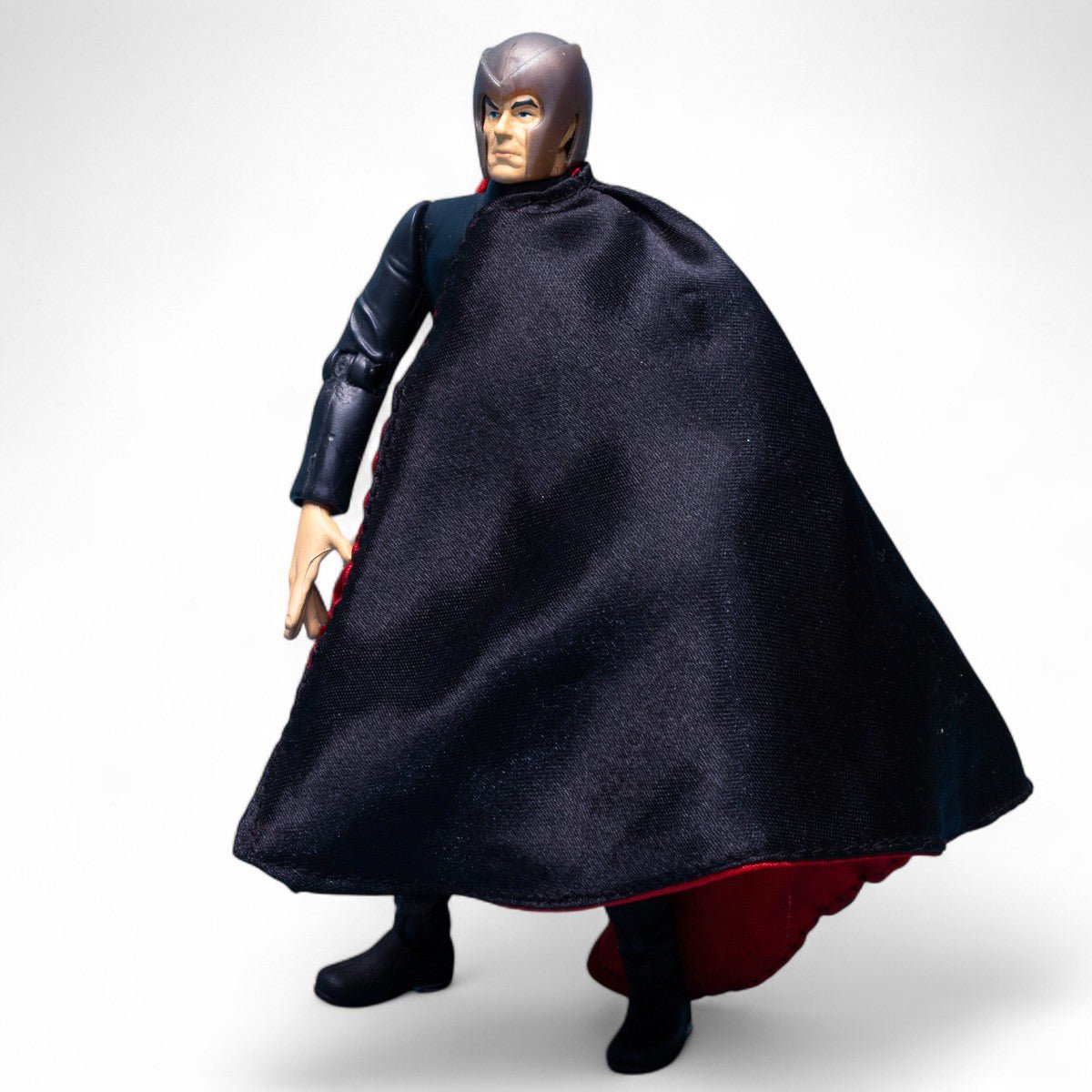 Toy Biz 2000 Marvel MAGNETO Excellent X - Men Movie Action Figure