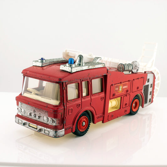 Dinky Toys 266 ERF Fire Tender Fire Engine With Extendable Ladder Excellent