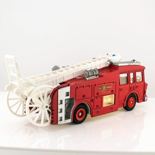 Dinky Toys 266 ERF Fire Tender Fire Engine With Extendable Ladder Excellent