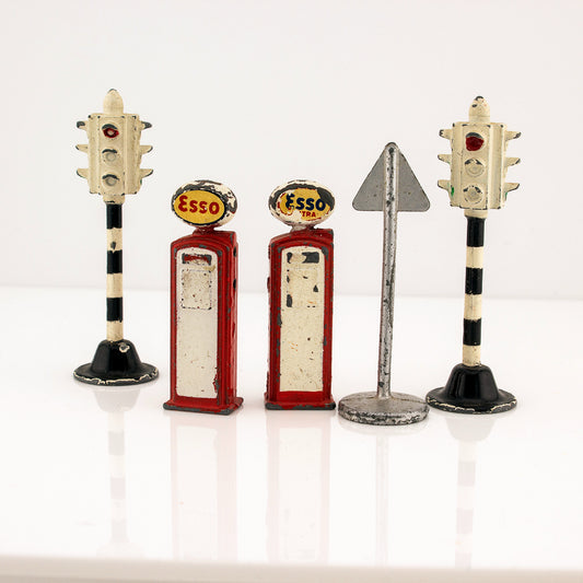 Dinky Toys Traffic Lights, Signs & Fuel Pumps Excellent Vintage Diecast Models