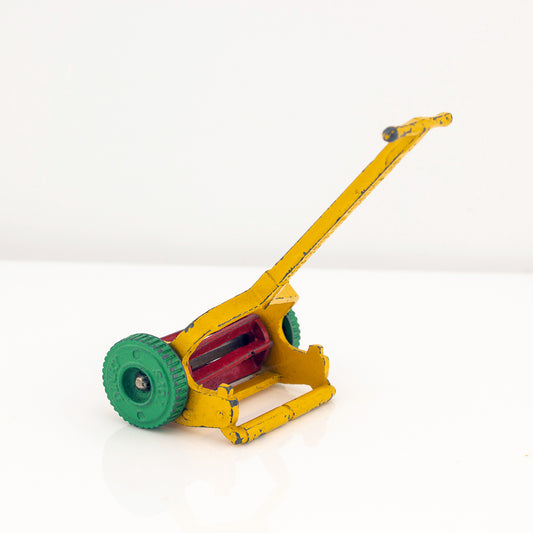Dinky Toys 105e Grass Cutter Lawn Mower Farm Garden Excellent Condition