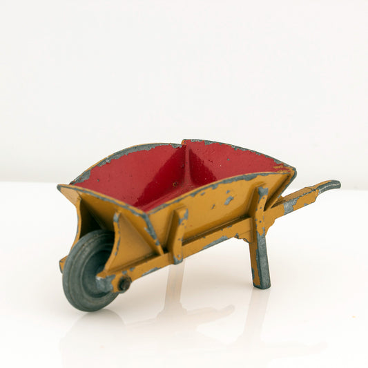 Dinky Toys 105b Wheel Barrow Farm Garden Excellent Condition