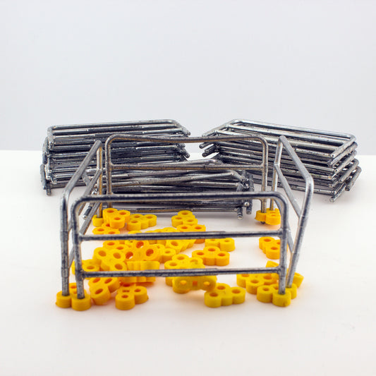 Britains 1728 Hurdles & Bases, 59 Pieces of 1:32 Scale Farm Animal Pens Excellent