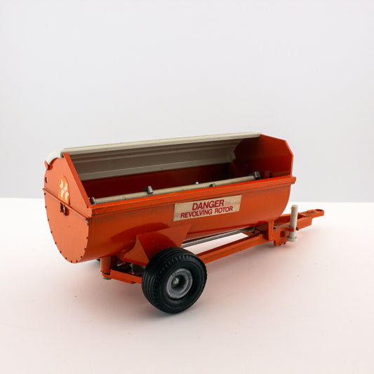 Britains 9568 Rotary Manure Spreader, 1:32 Scale Farm Implement, Near Mint