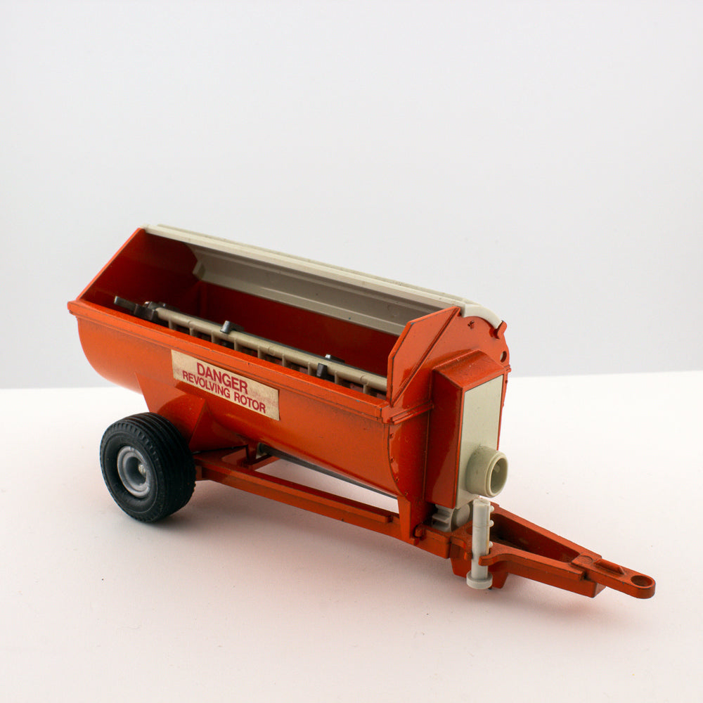 Britains 9568 Rotary Manure Spreader, 1:32 Scale Farm Implement, Near Mint