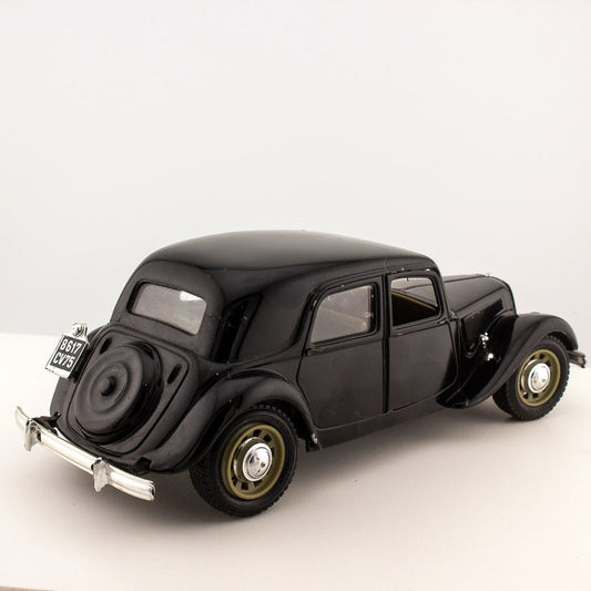 Bburago Citroen T.A. 15 CV, 1:24 Scale Diecast Good but Missing Headlights