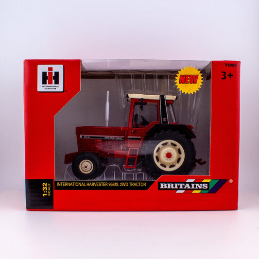 Britains 42792 International Harvester 956XL Tractor, 1:32 Scale, Mint & Boxed