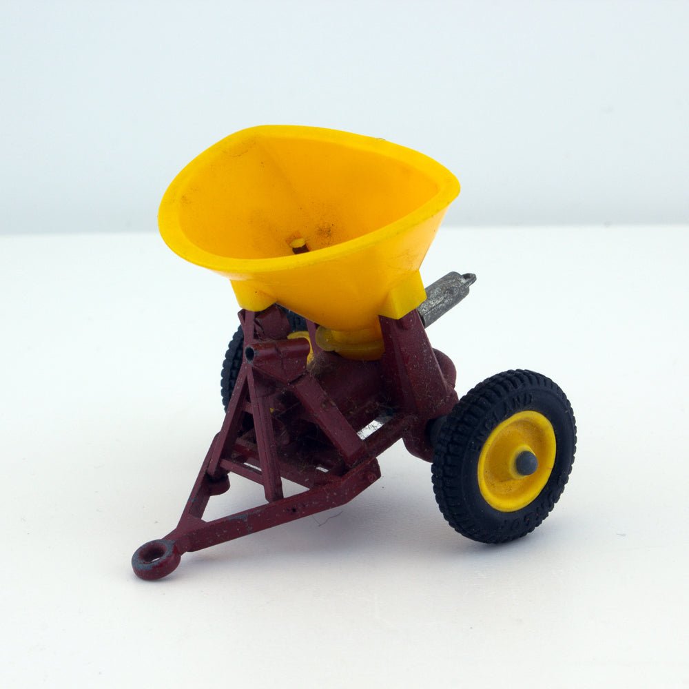Britains 9538 Vicon Vari - Spreader, 1:32 Scale Farm Implement in Good Condition