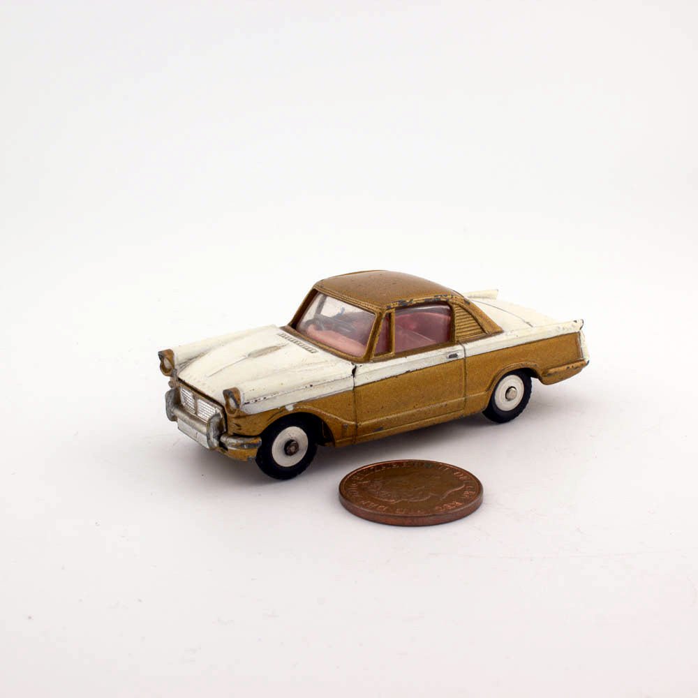 Corgi Toys 231 Triumph Herald Coupe, Excellent Condition Diecast Model