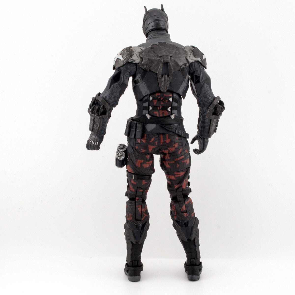 DC Collectibles Batman Arkham Knight 2015 Arkham Knight Figure Excellent - DT Collectable Toys