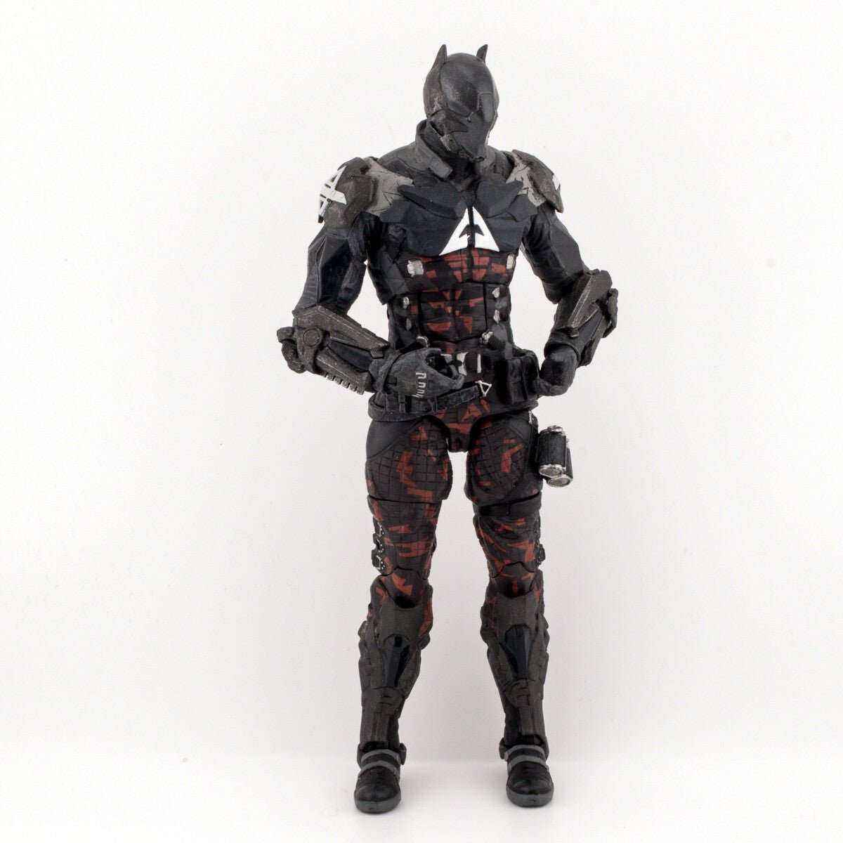 DC Collectibles Batman Arkham Knight 2015 Arkham Knight Figure Excellent - DT Collectable Toys