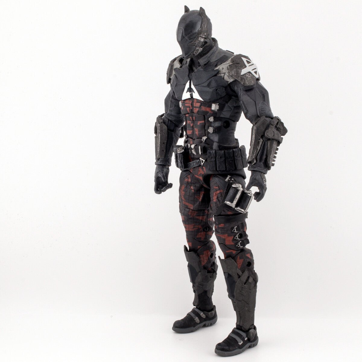 DC Collectibles Batman Arkham Knight 2015 Arkham Knight Figure Excellent - DT Collectable Toys