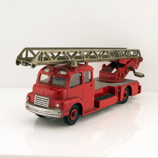 Dinky Supertoys 956 Bedford Turntable Fire Escape Excellent Diecast Model