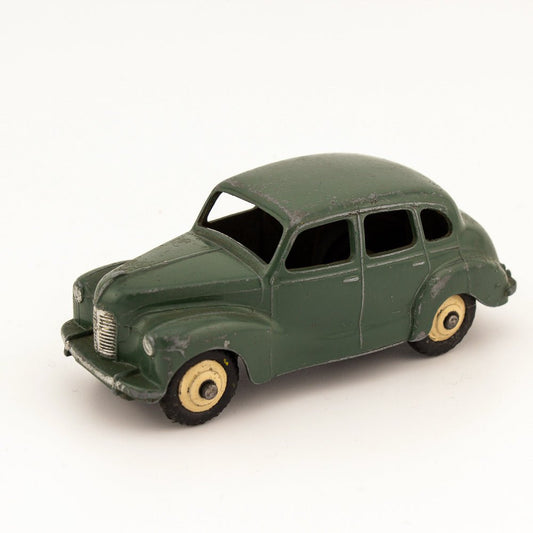 Dinky Toys 152 Austin Devon Saloon Green with Cream Hubs Excellent Diecast Model