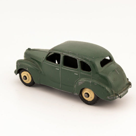 Dinky Toys 152 Austin Devon Saloon Green with Cream Hubs Excellent Diecast Model
