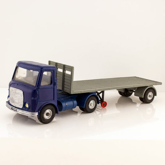 Dinky Toys Code 3 915 AEC Articulated Lorry with Flatbed Trailer Excellent Model