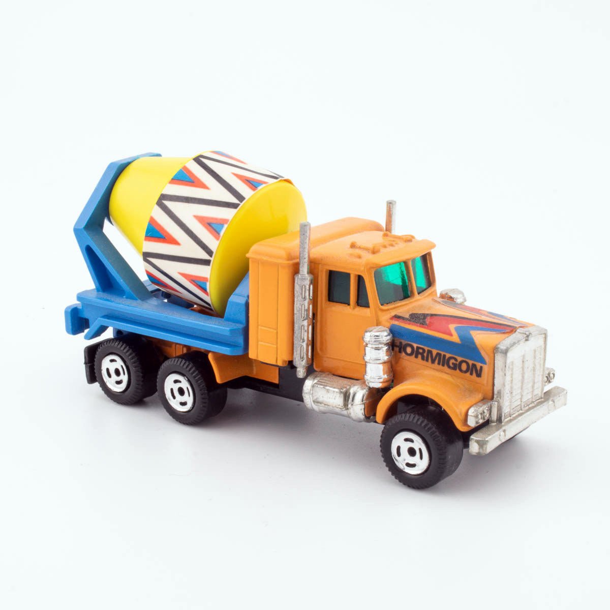 Guisval 1984 Kenworth W900 No.74 CEMENT TRUCK MIB 1/64th Scale Diecast Model - DT Collectable Toys