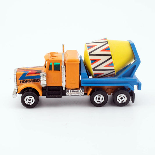 Guisval 1984 Kenworth W900 No.74 CEMENT TRUCK MIB 1/64th Scale Diecast Model - DT Collectable Toys
